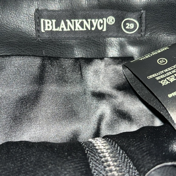 NWT BlankNYC Faux Leather Shorts Size 29 - Black - Picture 4 of 6